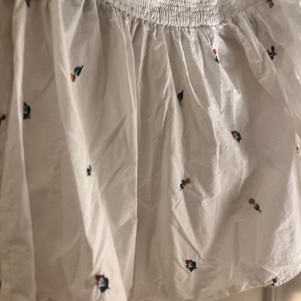Zara Embroidered Puff Sleeve Top - Picture 5 of 5